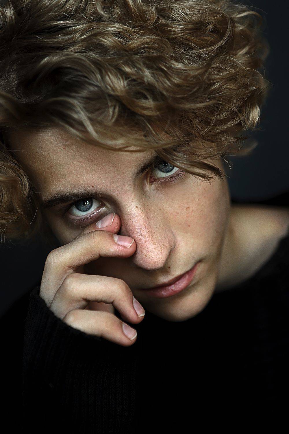 , Антон Леонов