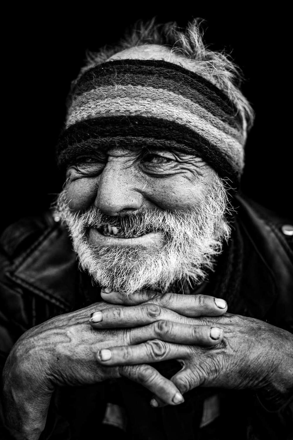 portrait, portraits, male portrait, retrato, retratos, bastian cifuentes araya, periodistafurioso, black and white, black & white, blanco y negro, human, homeless, situacion de calle, in-visibles, invisibles,, Cifuentes Araya Basti&aacute;n