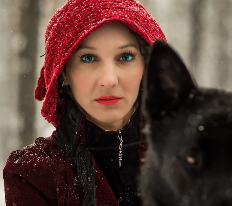 косплей, сказка, животные, зима, лес, снег,девушка Красная шапочка фото превью