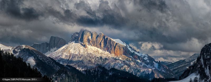 панорама, адыгея, тхач, ачешбок, горы, зима, скалы, закат, тучи, zubrphoto Чертовы ворота фото превью