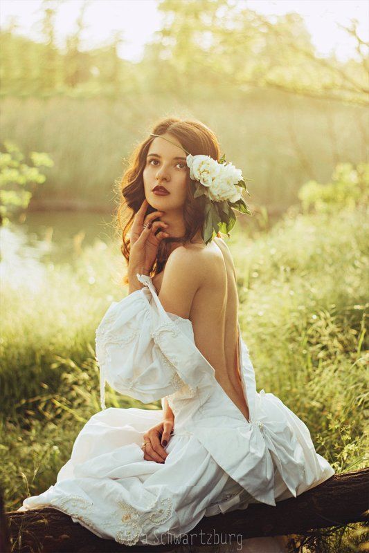 бохо, цветы, закат, озеро Девушка у озера фото превью