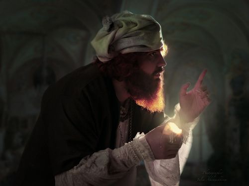 Тем временем во дворце.....