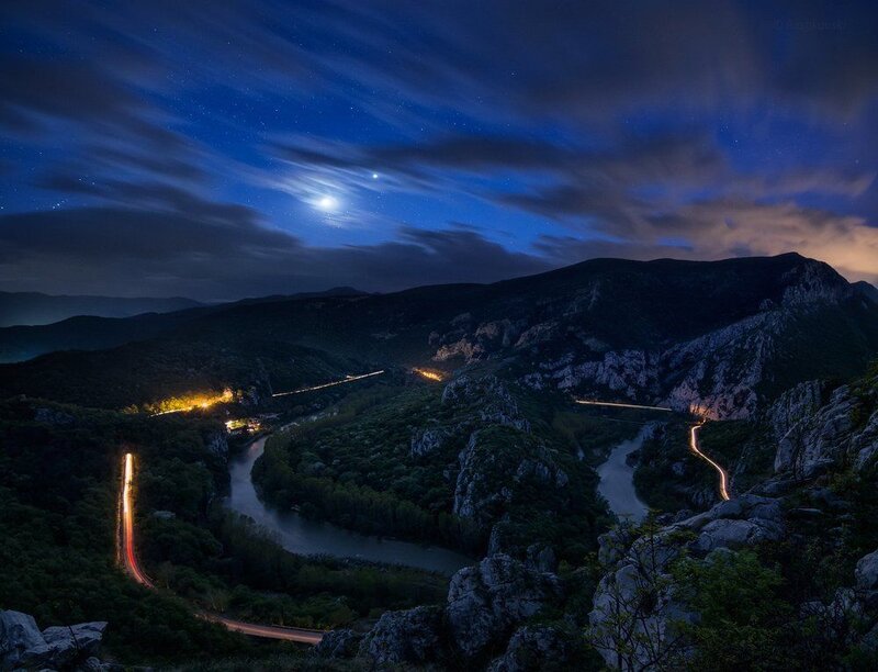 Beginning of the night at Cherepishki skali rocks and Iskar river фото превью