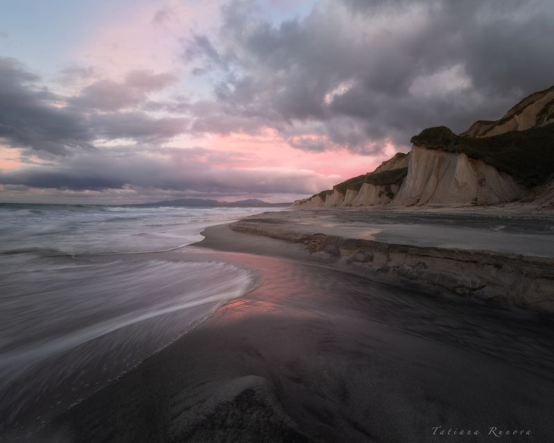 о. Итуруп.   Закат на Белых скалах фото превью