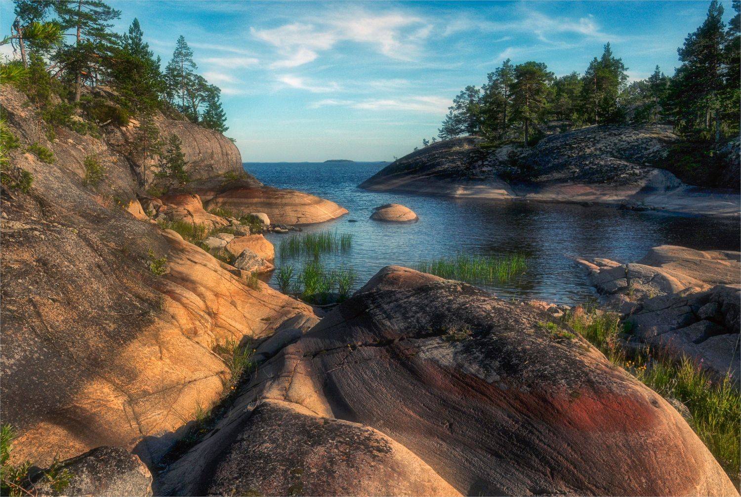 скалы озеро камни сосны, Вера Петри