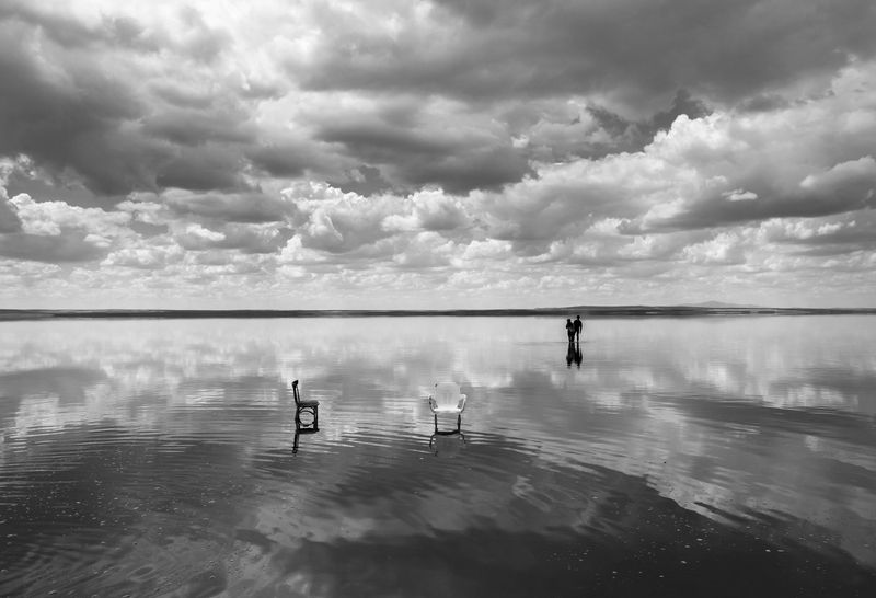 lake - salt - sky - clouds - human - reflection - nature - landscape - black and white - travel - recreation - memory - white - gray infinite фото превью