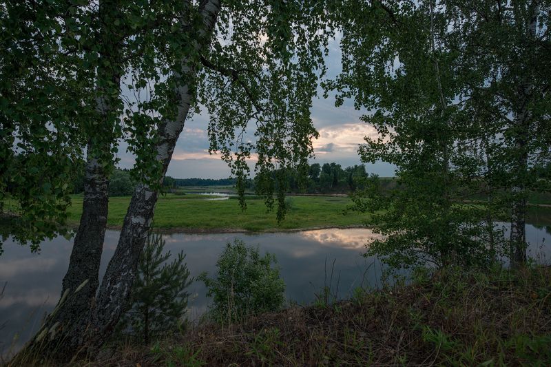 Пасмурный вечер фото превью