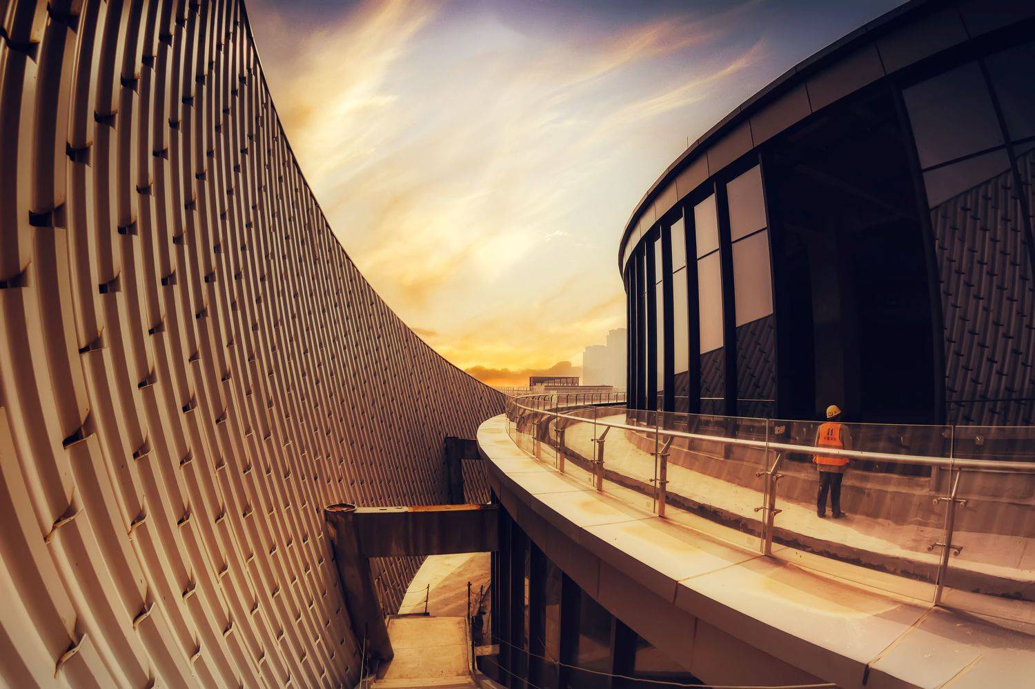 新奥体中心 ⅲ, 吴 微雨墨烟鸿