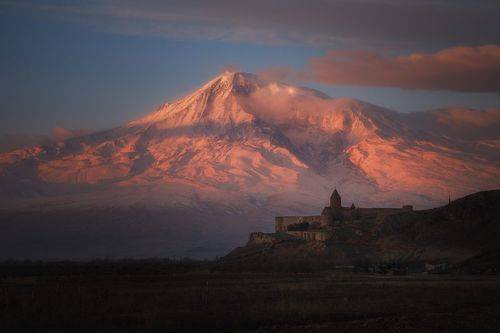 Монастырь Хор Вирап на рассвете