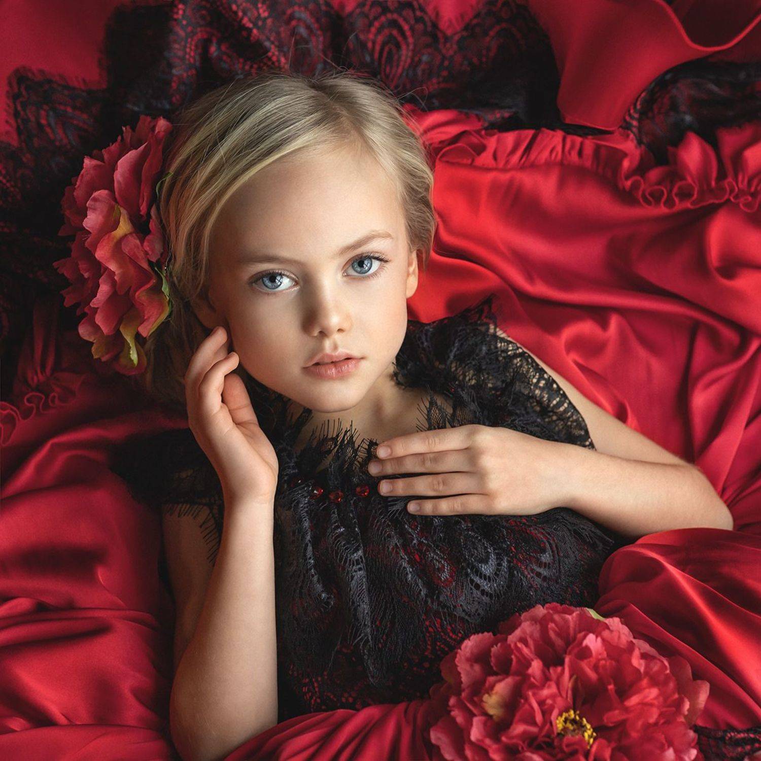 , Елена Михайлова