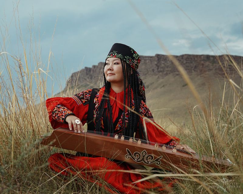 традиции, музыка, народы, заповедник, Хакасия, горы, национальный костюм, travel, national, mountains, music instrumenal Народная краса Хакасии фото превью