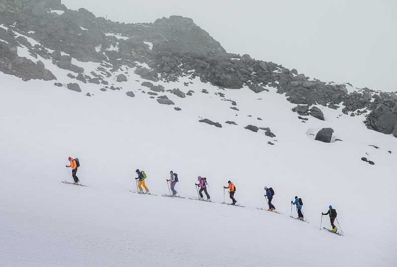 эльбрус. горы, лыжи, поход, восхождение Вперед к вершине фото превью