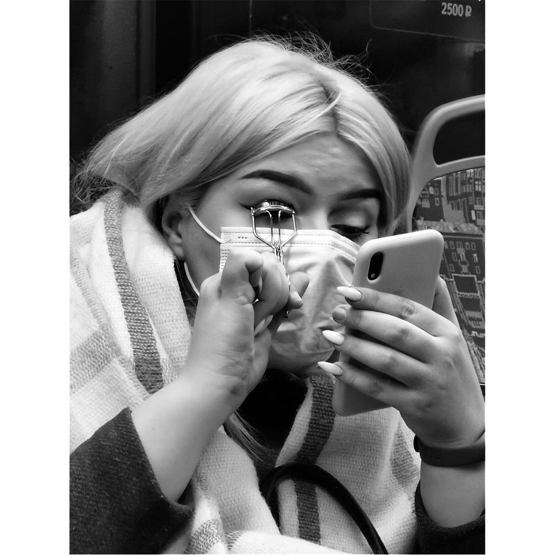 Случайный портрет незнакомки фото превью