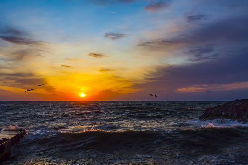 Рассвет после шторма фото превью