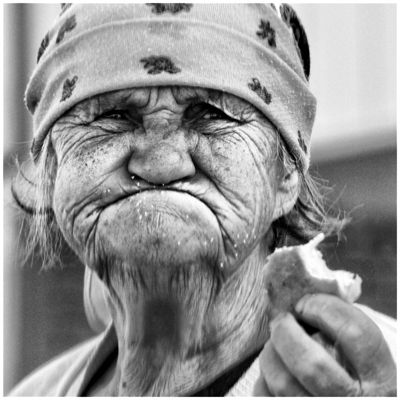 Случайный портрет незнакомки фото превью