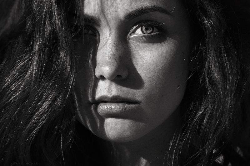 portrait, girl, портрет,style,light, blackandwhite, bw, девушка,веснушки,взгляд,чб,портрет Lera фото превью