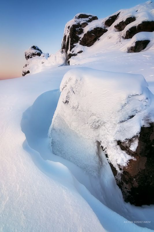 Снег и скалы фото превью