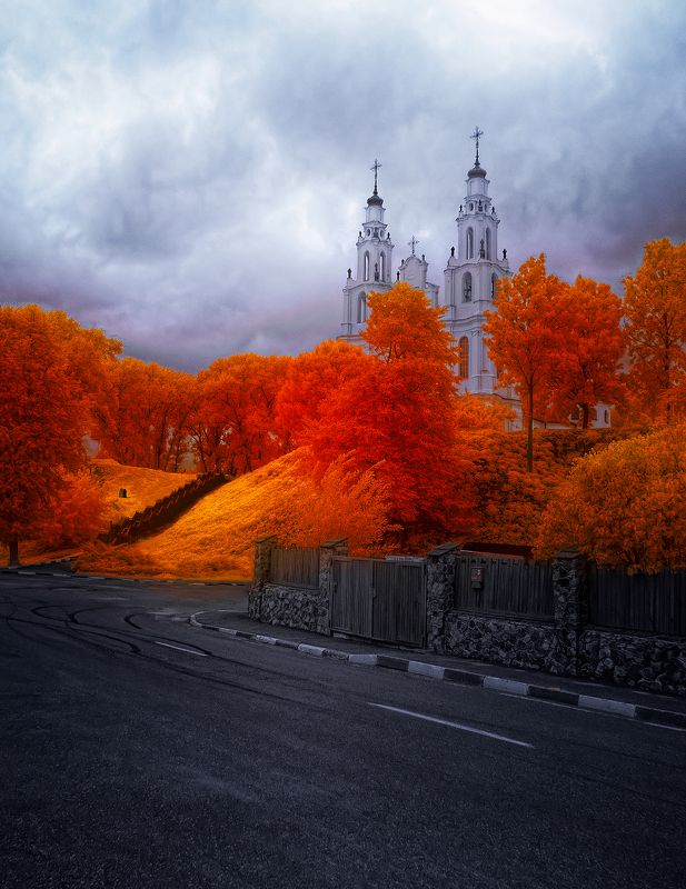 Рядом с домом номер три фото превью