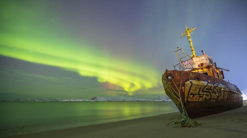 Ship wrack & northern lights. Teriberka фото превью