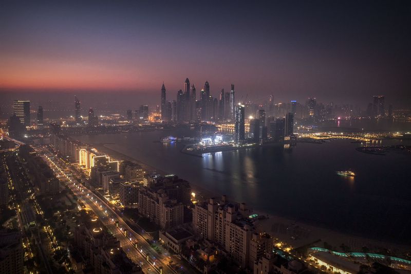 Dubai Sunrise From 52nd Floor фото превью
