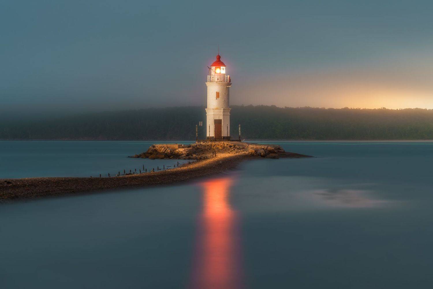 владивосток, маяк, токоревская кошка, приморье, город, дальний восток, вечер, японское море, море, Полякова Наталия