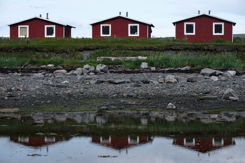 рыбачий, север, арктика, дом Полное отражение фото превью