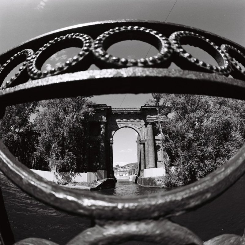 6х6,фотоплёнка,негатив, ч\\б,b&w Арка. фото превью