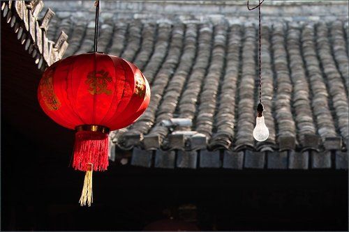 А лампочке всё до фонаря