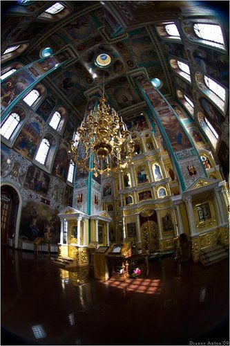 В переплетении святыни