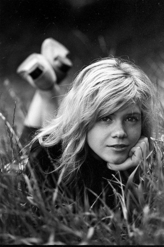 Портрет в траве фото превью