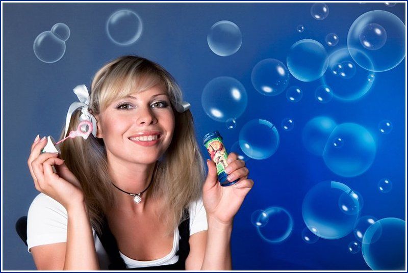 Портрет с мыльными пузырями фото превью
