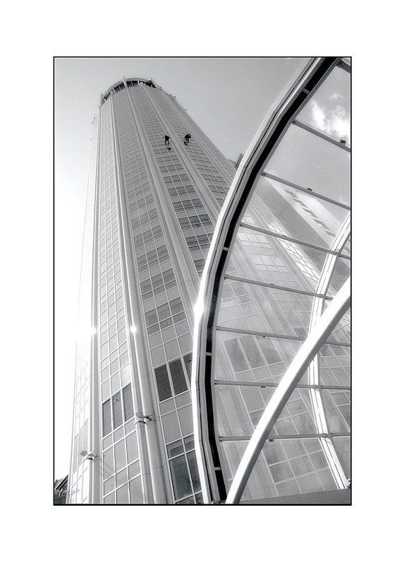 есть, ещё, работа, для, мужчин... SWISSOTEL фото превью