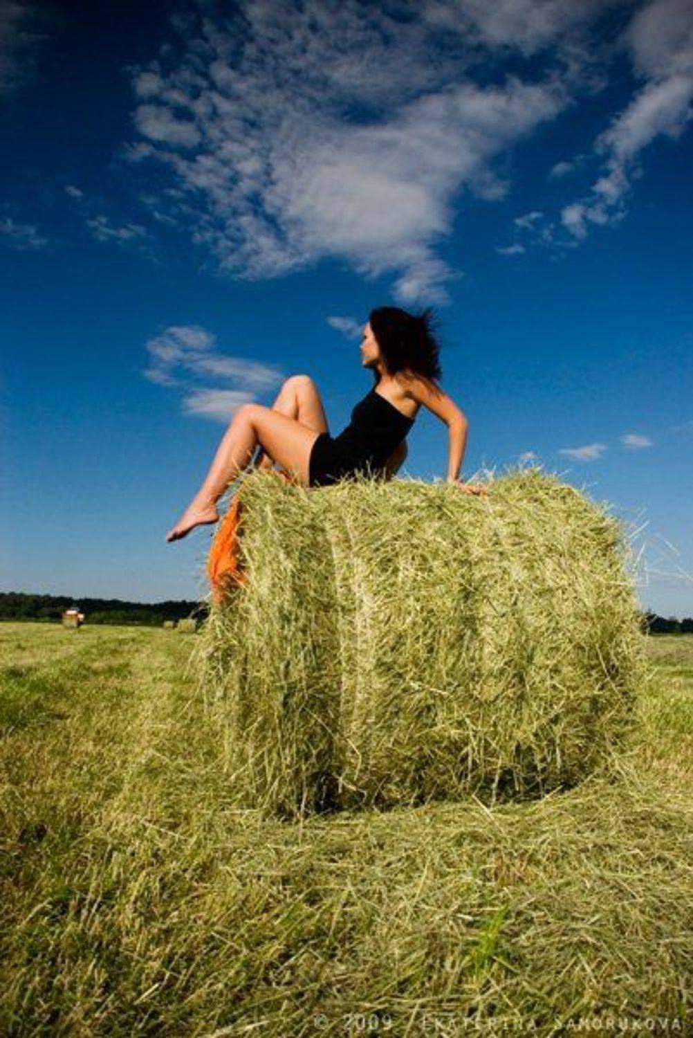 девушка, стог, сено, лето, покос, трава, Екатерина Саморукова