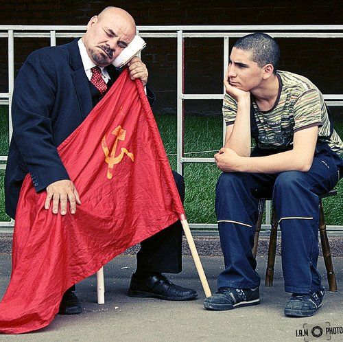 Шепни мне, Красное Знамя...