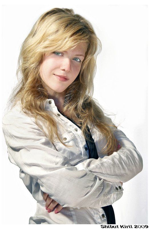 Она не умеет быть серьёзной фото превью