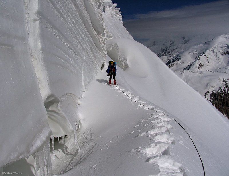горы, памир, ледник, сарыкаякужди, 6220, альпинизм, туризм, первопрохождение 20 метров до вершины. фото превью