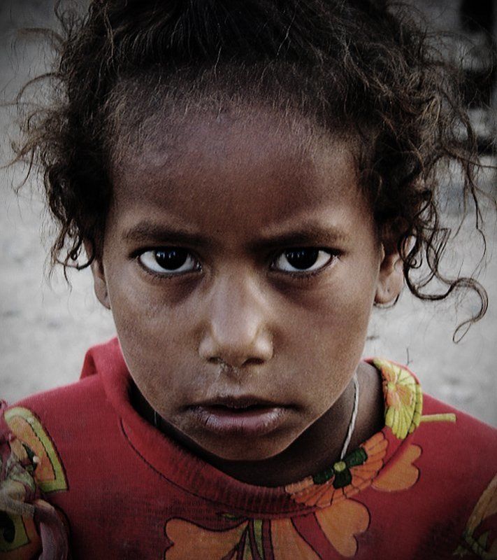 девочка, жара, взгляд, луксор Лица Египта-1 фото превью