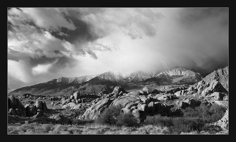 Storm over Alabama Hills фото превью