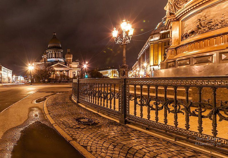 Теплый свет фонарей фото превью