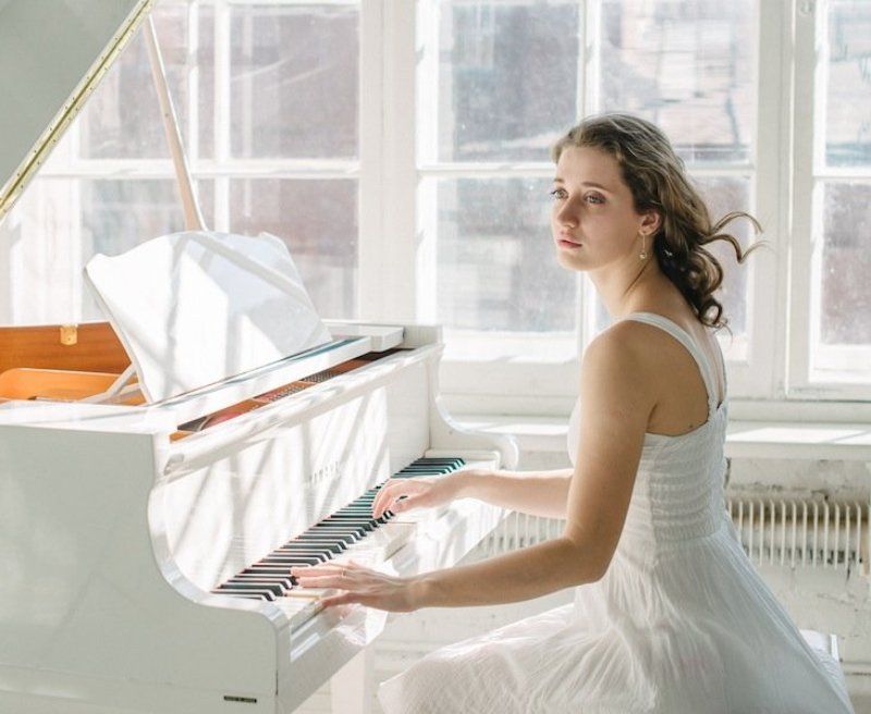 Пианистка фото превью