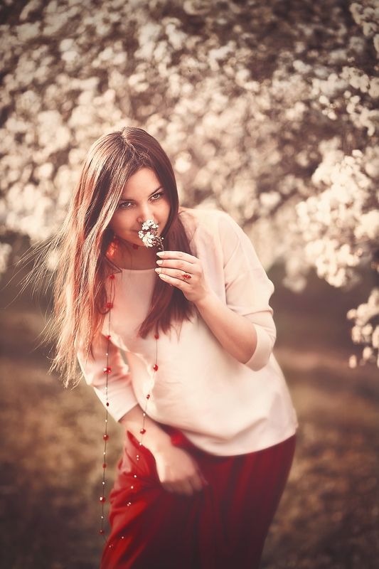 грусть девушка цветы май  весна волосы Грустный май фото превью