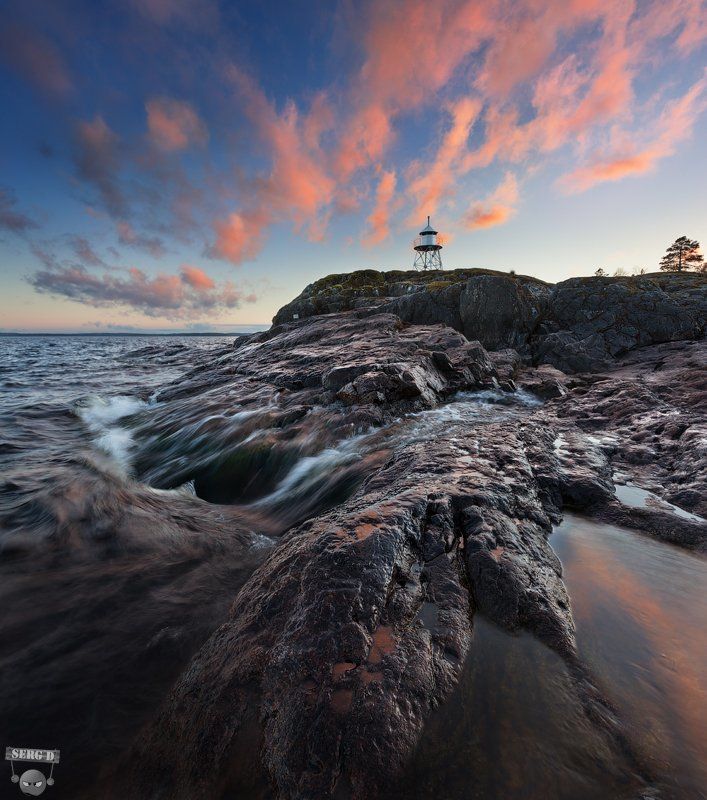Маяк на полуострове Куркиниеми, республика Карелия, Ладожское озеро фото превью