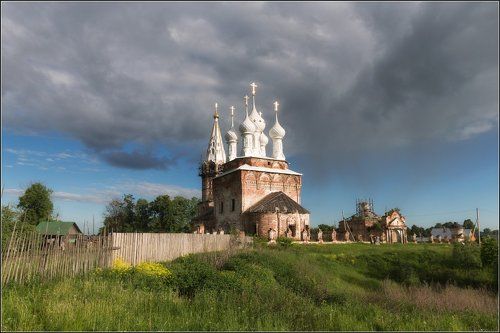 Белые купола