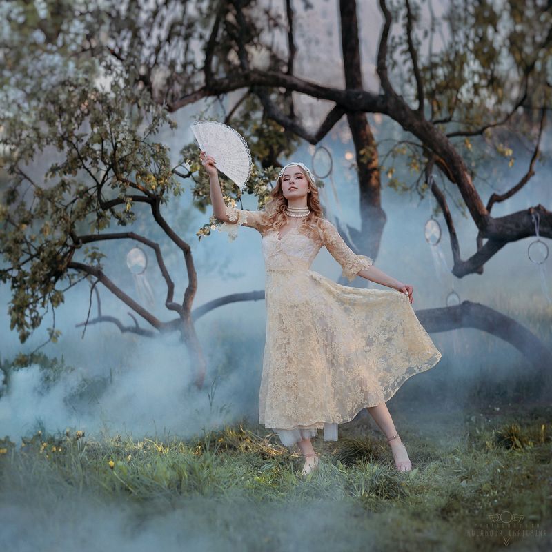 сад, яблони, винтаж, туман, дым, девушка, нежность, garden, vintage, smoke В туманном саду фото превью