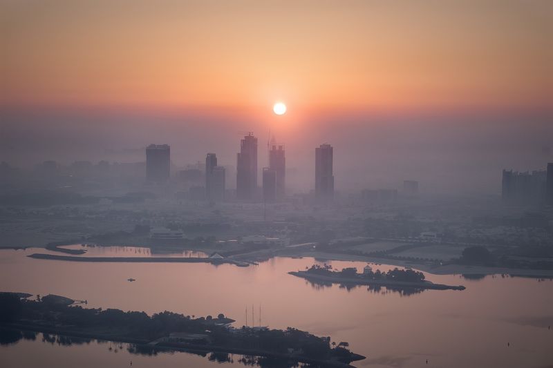 Sun Rising Over Dubai фото превью