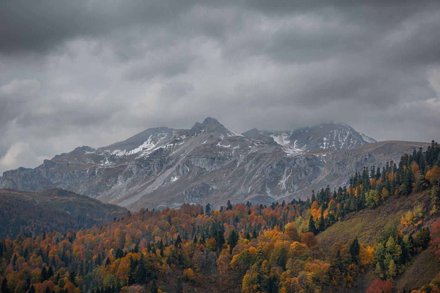 горы, лес, осень, облака, небо, тучи, вершины, хребет, Дмитрий Величко
