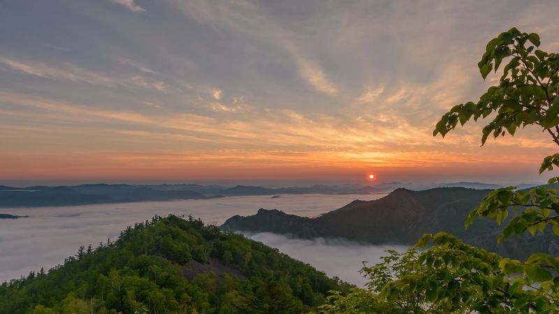 Отроги Сихотэ-Алиня. Туманный восход фото превью