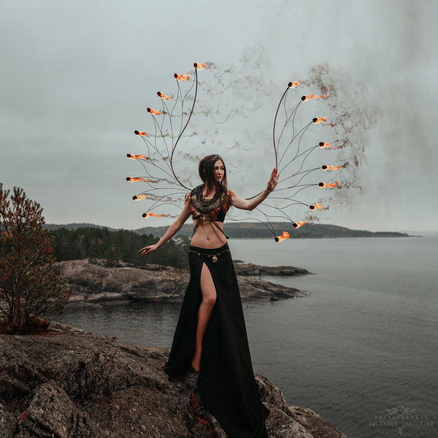 карелья, фаершоу, нимфа, сказка, осень, природа, огонь, девушка, Кулакова Екатерина