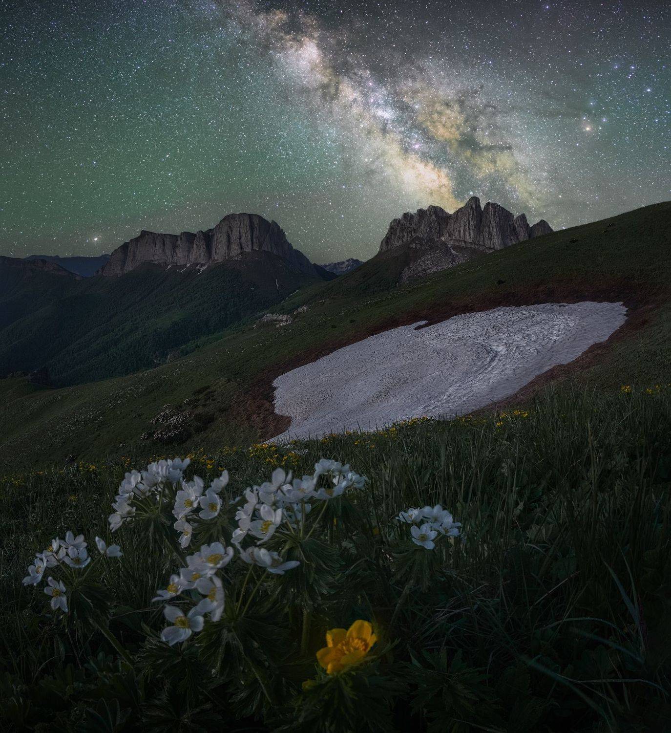 кавказ, горы, тхач, большой тхач, ачешбоки, весна, ночь, астро, астрофото, звезды, млечный путь, адыгея, пейзаж, природа, кавказские горы, milky way, Желтов Глеб