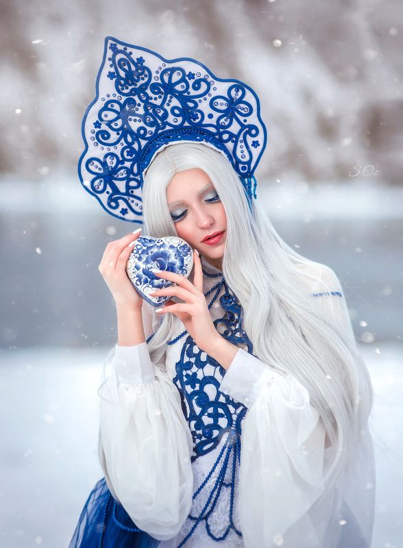 гжель, девушка, блондинка, платье, кокошник, стиль, модель, русские, зима, енисей, берег Гжель фото превью